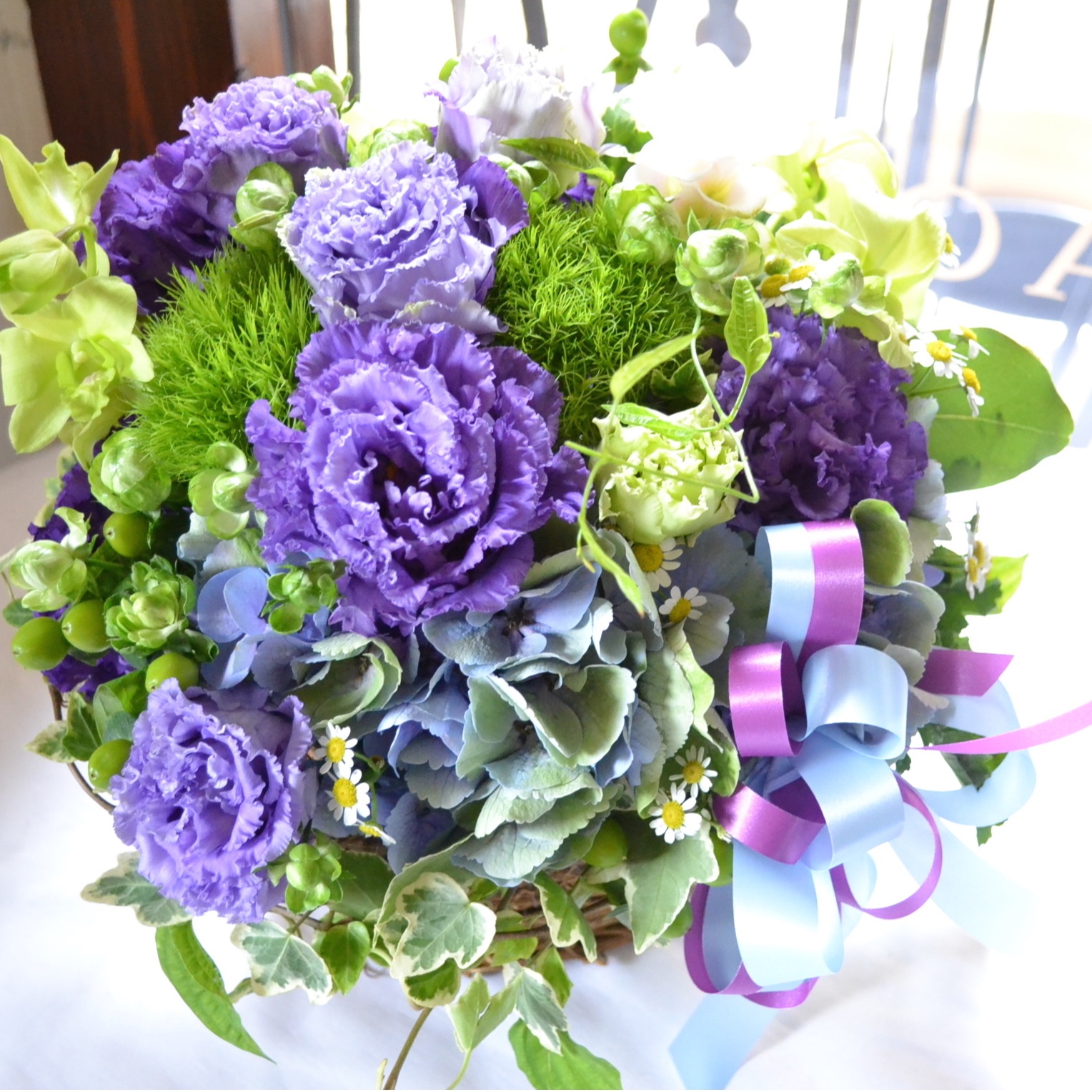 紫八重咲きのトルコとコンキュサーレ